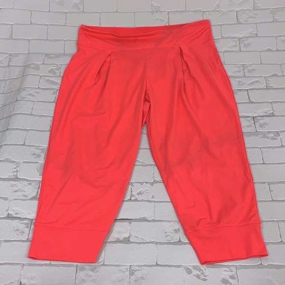 Fabletics Crop Pants Size XL Bright Coral pink Stretchy Lounge Comfort - Picture 1 of 13